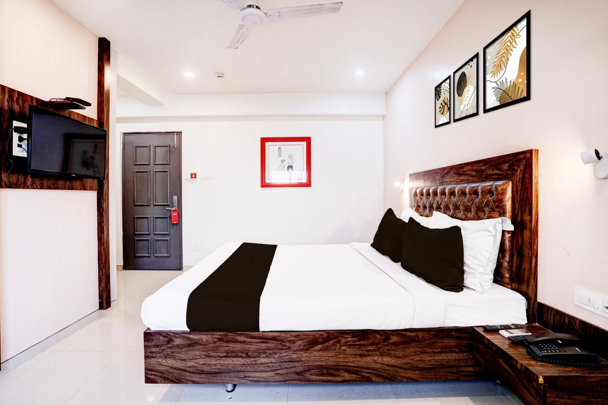 Townhouse Oak Kopar Khairane Navi Mumbai Formerly Ivy Hotel エクステリア 写真