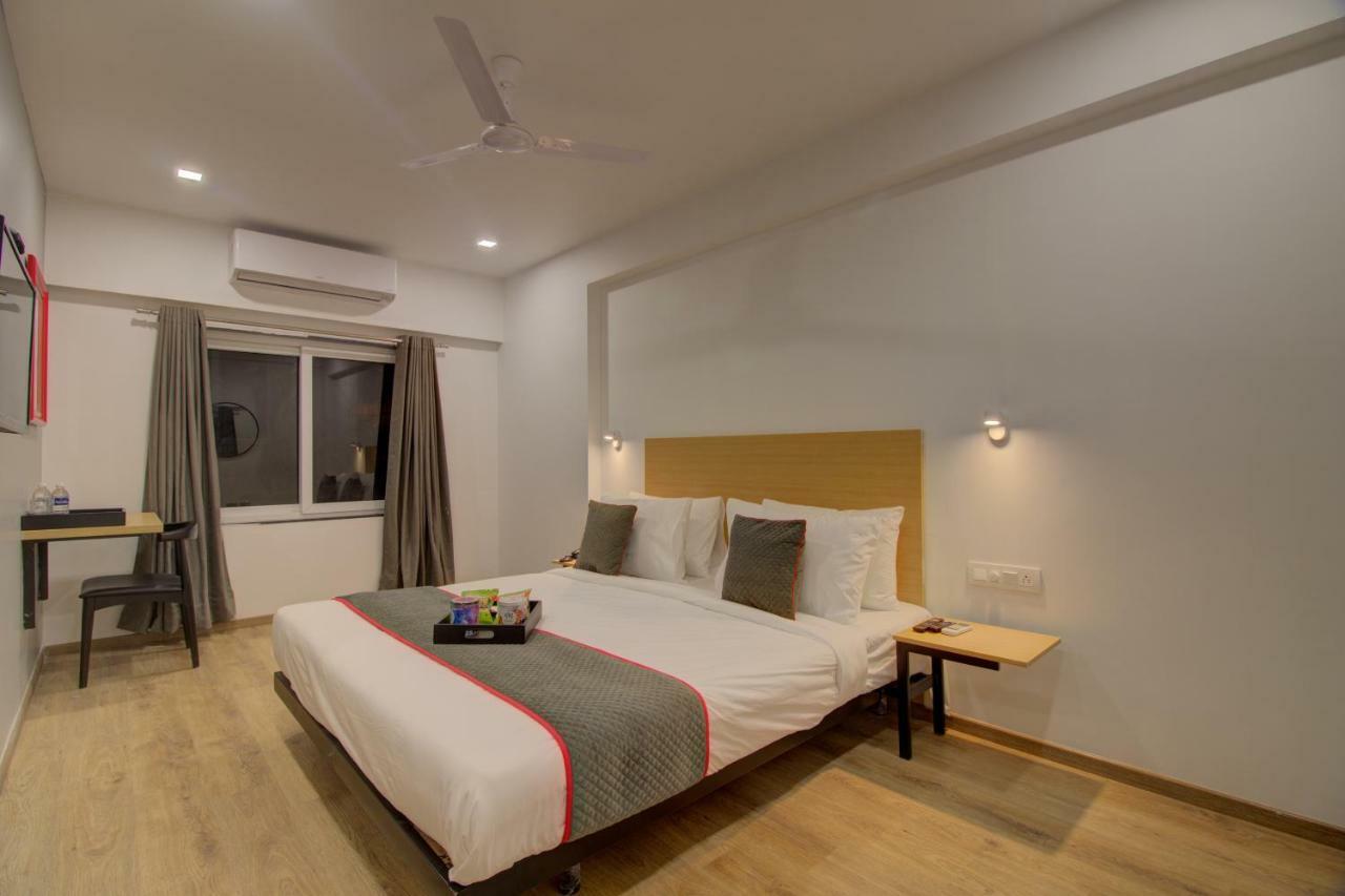 Townhouse Oak Kopar Khairane Navi Mumbai Formerly Ivy Hotel エクステリア 写真