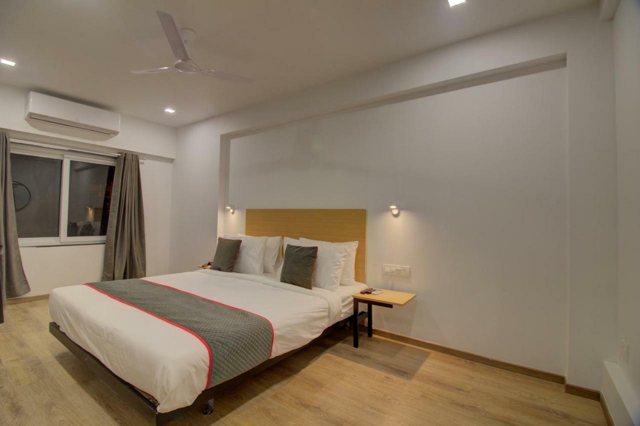 Townhouse Oak Kopar Khairane Navi Mumbai Formerly Ivy Hotel エクステリア 写真