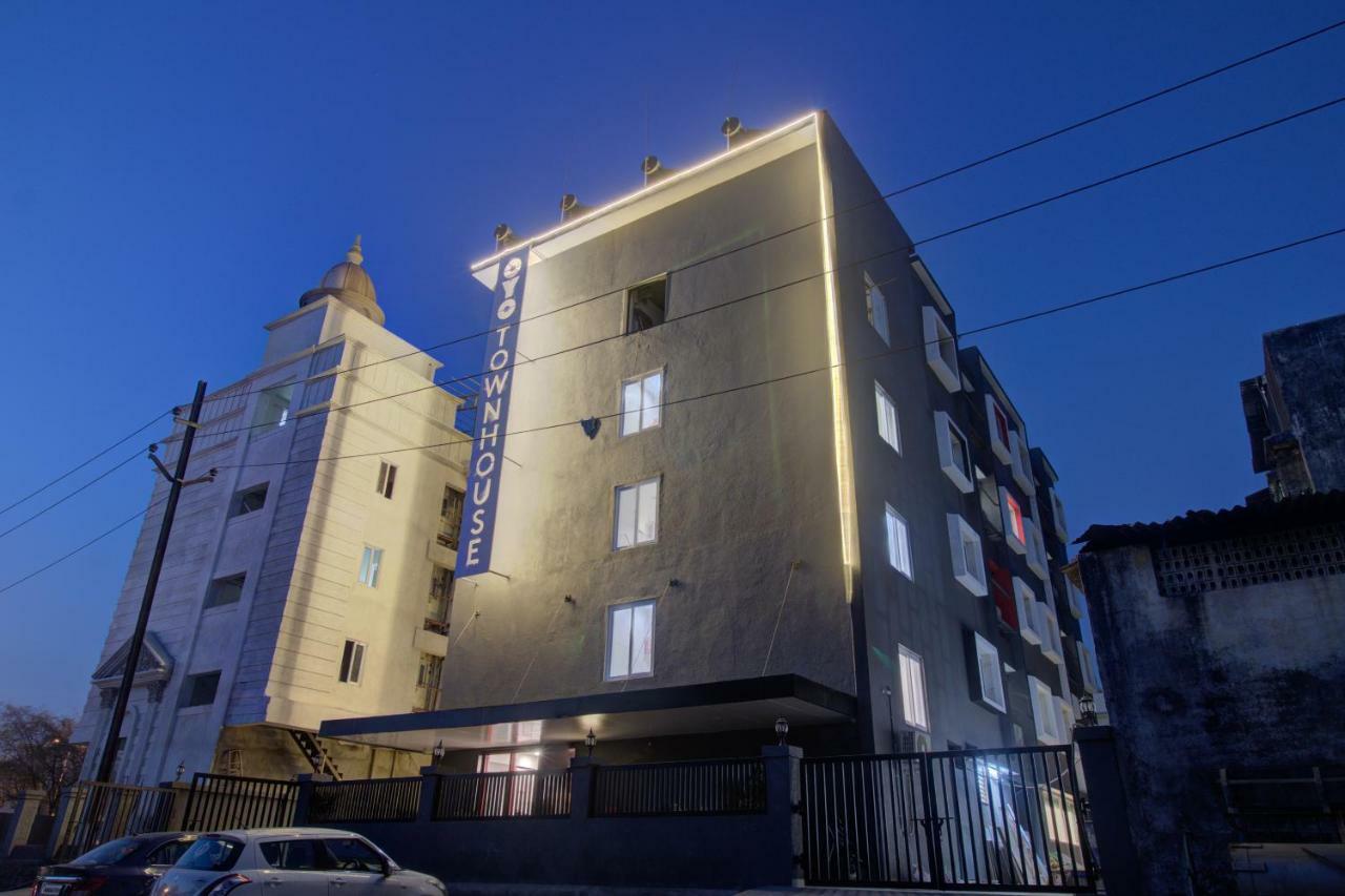 Townhouse Oak Kopar Khairane Navi Mumbai Formerly Ivy Hotel エクステリア 写真