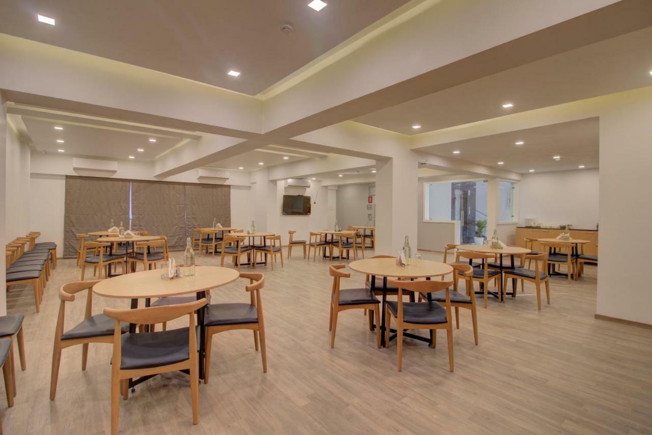 Townhouse Oak Kopar Khairane Navi Mumbai Formerly Ivy Hotel エクステリア 写真